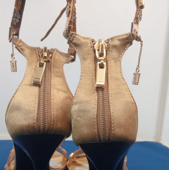 Unze Women's Sandals Heels Gold with Rhinestones - Picture 8 of 8